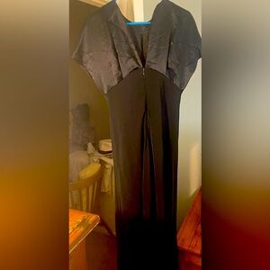 Jones New York Black Dress Size 6 sleeveless.